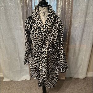 Kate Spade New York Plush Wrap Robe